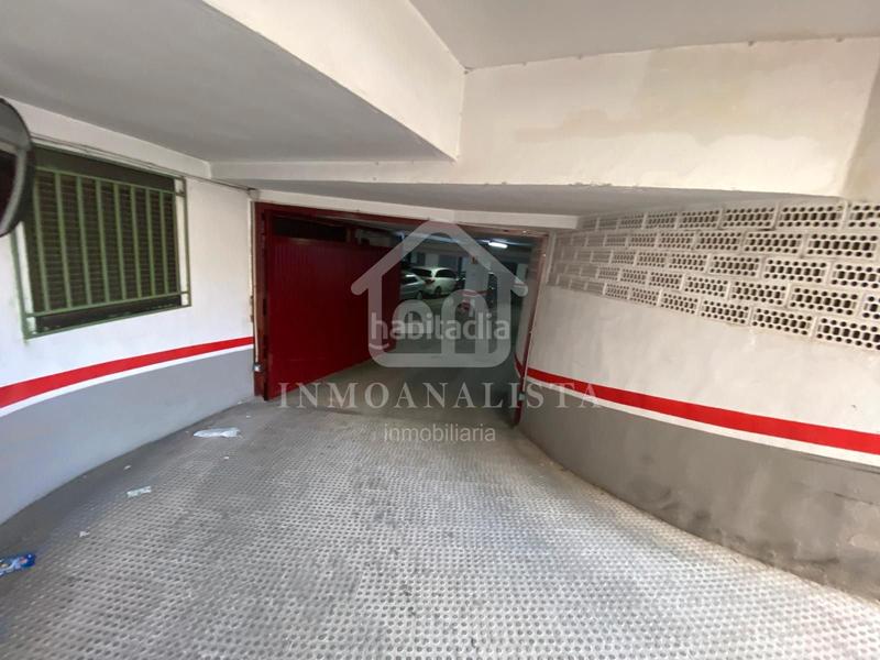 Foto 5a4b0356-703b-4b10-ade3-98d2ab5be509. Aparcament cotxe a Requena