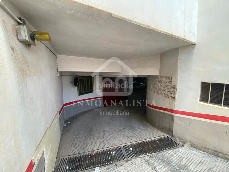 Foto 6cf457d7-2a9b-4ec6-8d4b-dd8182c453bc. Aparcament cotxe a Requena