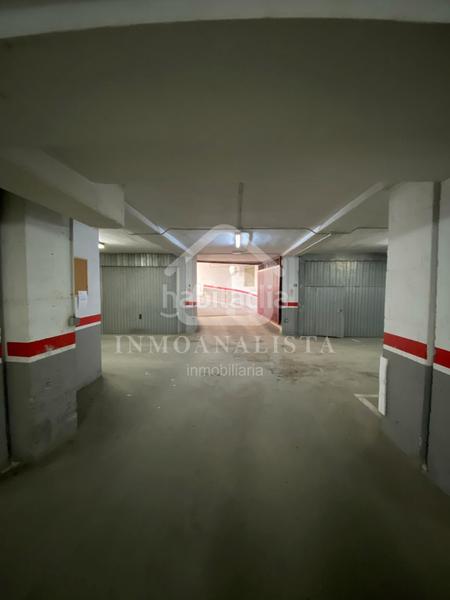 Foto c0bcef9c-c6b6-4ee7-9af8-8b0185679c3d. Aparcament cotxe a Requena