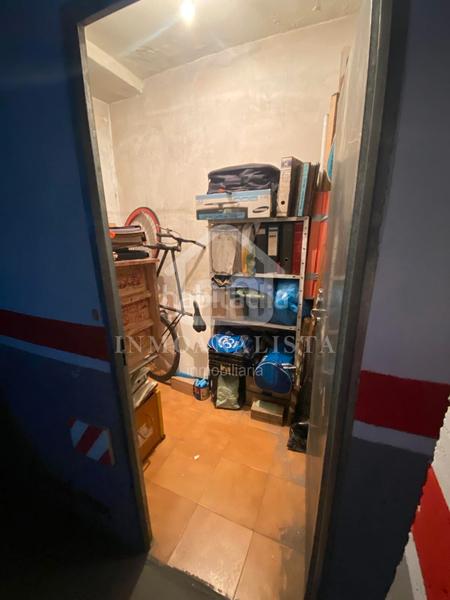 Foto df784975-04c1-4697-84f4-49ceb13edad2. Aparcament cotxe a Requena