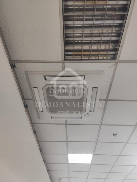 Foto 45b70d44-b29d-4778-946a-7711e328c877. Lloguer local comercial a Requena