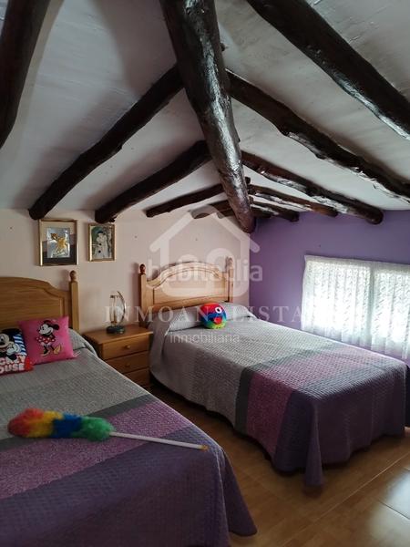 Foto 779cbdb3-e40f-4033-ba6f-729c506034de. Casa  en calle caracuesta, campo arcís en Requena