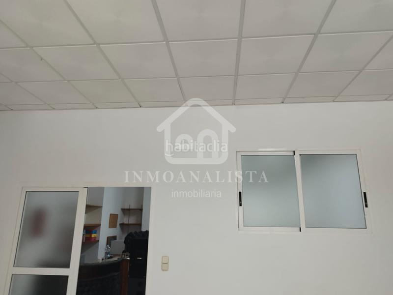 Foto 0a4610eb-3f3b-41d0-b560-876b05e50ad8. Lloguer local comercial a Requena