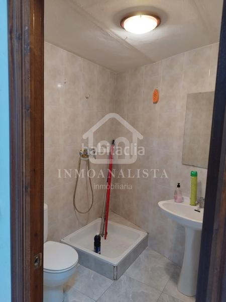 Foto 4275d88a-8da2-48c5-9b7c-1f2f5f138783. Lloguer local comercial a Requena