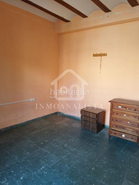 Foto 5597d6ed-2678-476a-bd0b-008a991abc95. Piso  + buhardilla en calle colón, en Requena