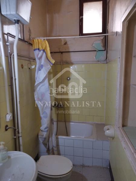 Foto bc9e9f22-0ec7-4e7d-b6a1-59b33310480f. Piso  + buhardilla en calle colón, en Requena