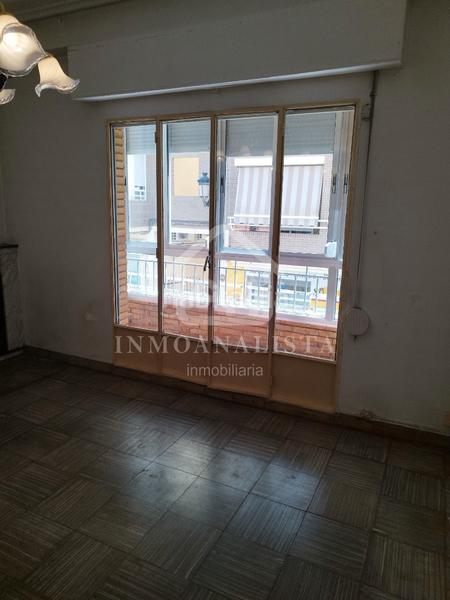 Foto 012b4816-a5c2-4807-a135-89c8cb1a76e7. Piso  en venta en calle colón, en Requena