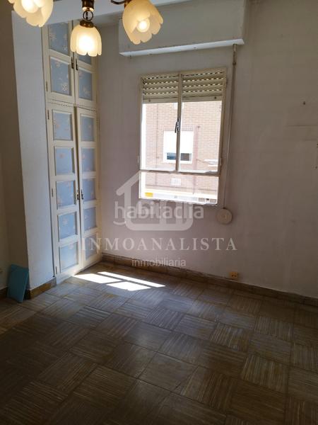 Foto 378ac621-5814-4977-8208-1e3175e72e1f. Piso  en venta en calle colón, en Requena