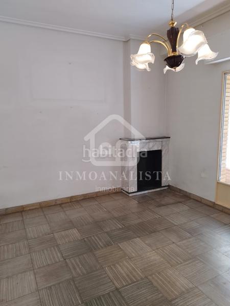 Foto 755dbc7d-29ce-403b-a73c-8d9af1531c87. Piso  en venta en calle colón, en Requena
