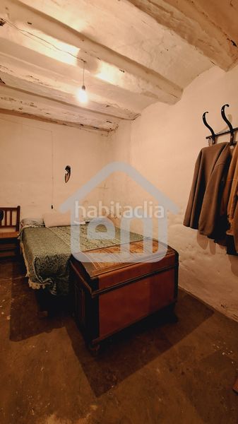 Foto a8beb0ce-4751-4278-b565-e3b49cad6094. Casa amb xemeneia a Cañada de Benatanduz
