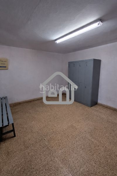 Foto 7ff55221-3a3a-44ba-9ef0-0cba7feb9d8a. Nau industrial a Requena