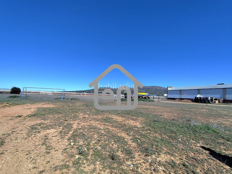 Foto e328f8cb-7e49-49c3-b3c5-53ebf0e21cbc. Nau industrial a Requena