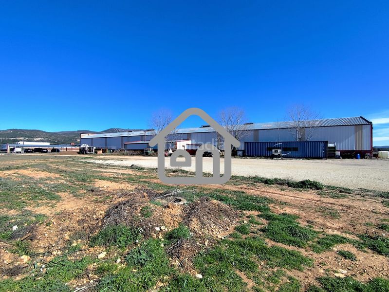 Foto efa53eb4-cf28-4c0a-ac72-6fbba5925b3b. Nau industrial a Requena