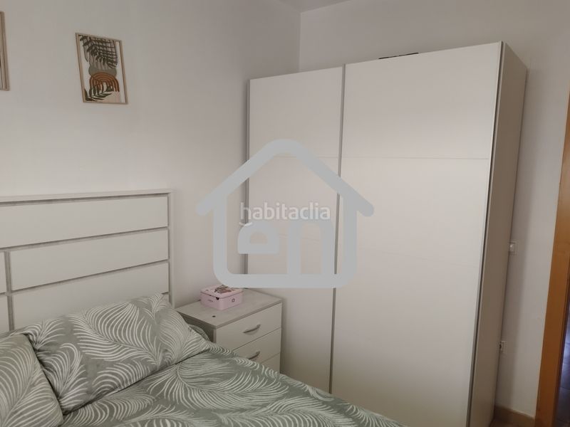 Foto 164e8324-b61c-46d3-8fa7-18f727380b50. Casa adossada amb aparcament a Requena