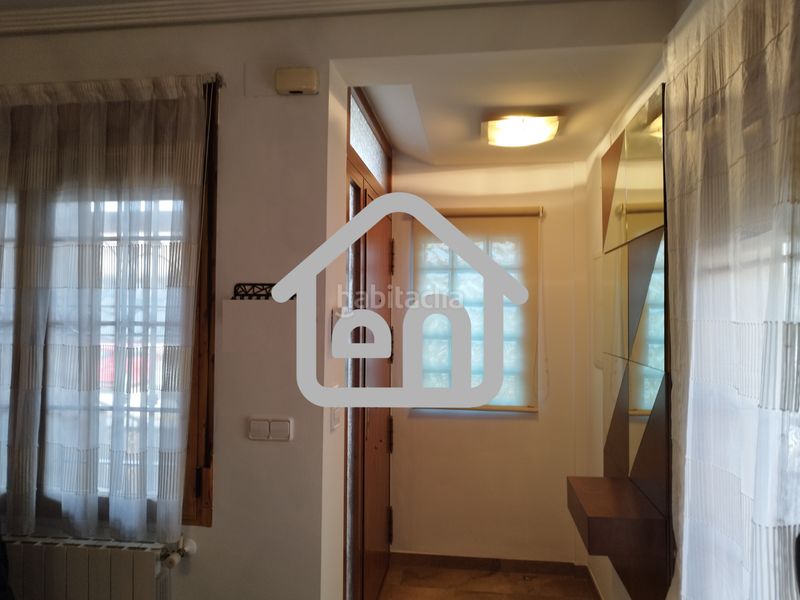 Foto 28787b3d-3984-4713-8a78-8f66731a7468. Casa adossada amb calefacció aparcament a Requena