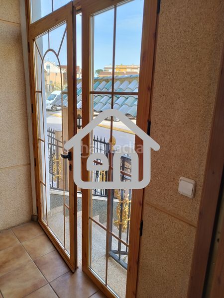 Foto f478e561-b6a4-4405-8d51-eabbd4150e28. Casa adossada amb calefacció aparcament a Requena
