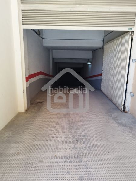 Foto 5a0d7b19-8ef7-48da-95b2-cc68e324bb90. Aparcament cotxe a Requena
