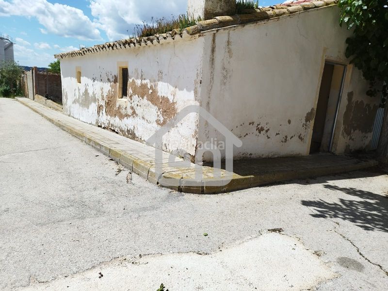 Foto 79c82df3-1e4a-4b9e-a037-e085acca3061. Aparcament cotxe a Requena