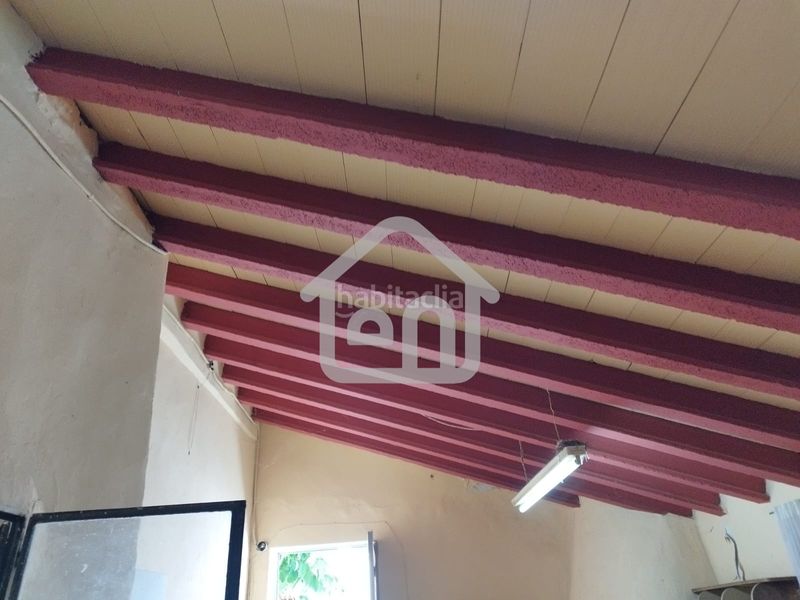 Foto e99c07a1-0803-4443-82f6-f7b314c63128. Aparcament cotxe a Requena