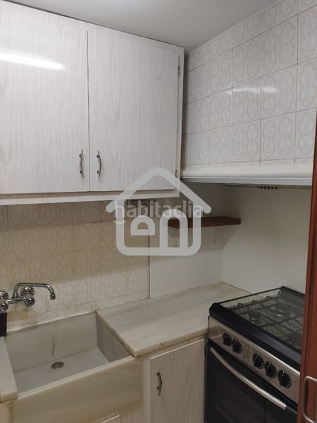 Foto 20cb16cc-7738-4d26-ae6a-ee972aed2252. Casa adossada amb xemeneia calefacció a Requena