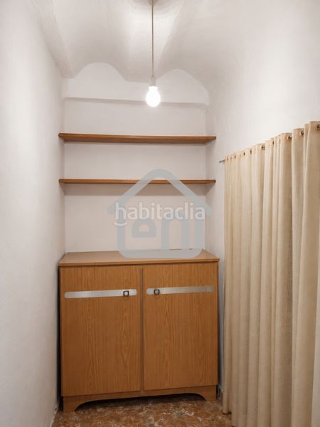 Foto 84a109e1-30a0-4e04-b7c1-d0c08372ebf2. Casa adossada amb xemeneia calefacció a Requena