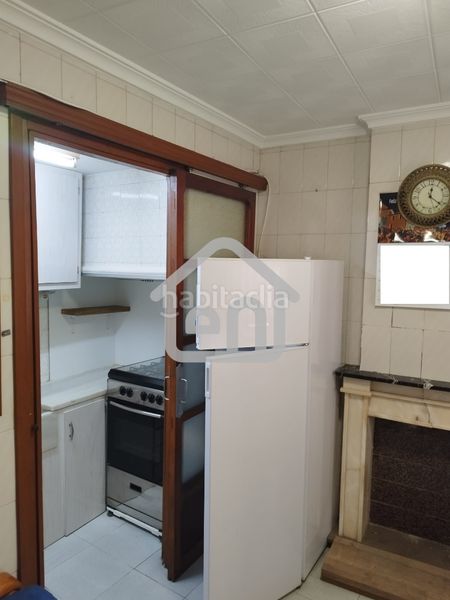Foto bcd177ee-a717-4537-9ba8-26eacf11c814. Casa adossada amb xemeneia calefacció a Requena