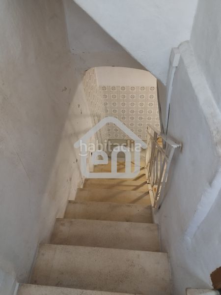 Foto fbdcd2cc-f4e4-4fd8-a3b1-b5f371d29615. Casa adossada amb xemeneia calefacció a Requena