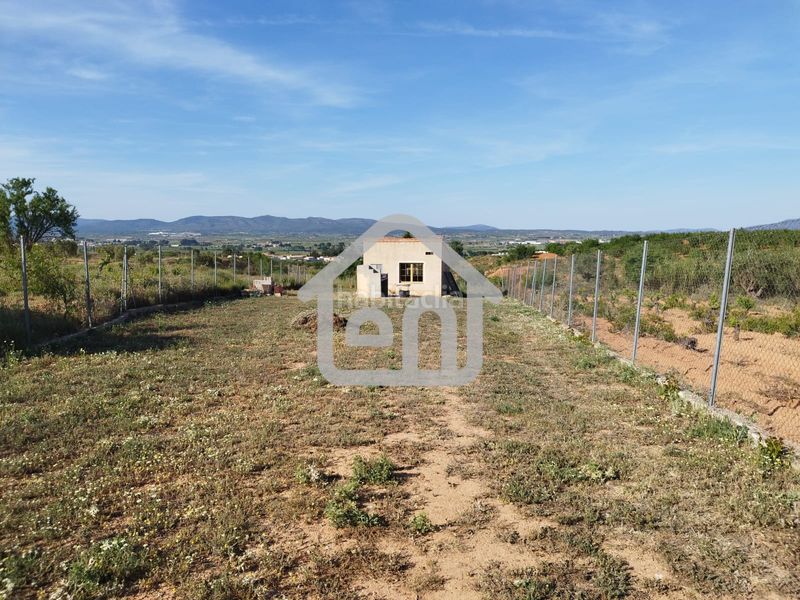 Foto 61fe8724-ed14-49e7-bf07-a9016421f3b6. Finca rústica a calle escuelas derr 6 a Requena
