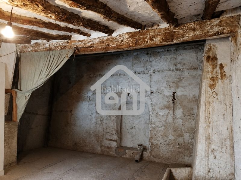 Foto ae266330-5c77-421c-903d-cad74b4710bc. Casa amb calefacció aparcament a Requena