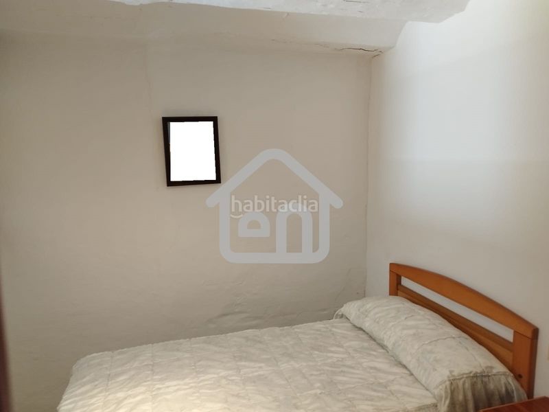 Foto b41b2365-bb58-433f-81b9-a3b12932b1b7. Casa amb calefacció aparcament a Requena