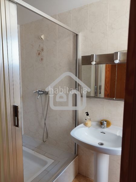 Foto 041c02d3-cb64-4bef-b7ca-3dbf5513f7fc. Edifici a Requena