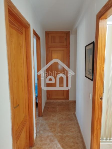 Foto 0d3ec913-222a-456f-bd6d-97c990ea655f. Edifici a Requena