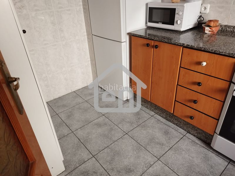 Foto 17a78a63-77c9-433b-a090-aecbb21086a9. Edifici a Requena