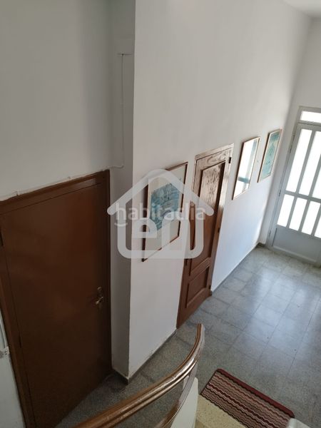 Foto b18b35d0-4598-493e-8e70-caba5d32ce33. Edifici a Requena