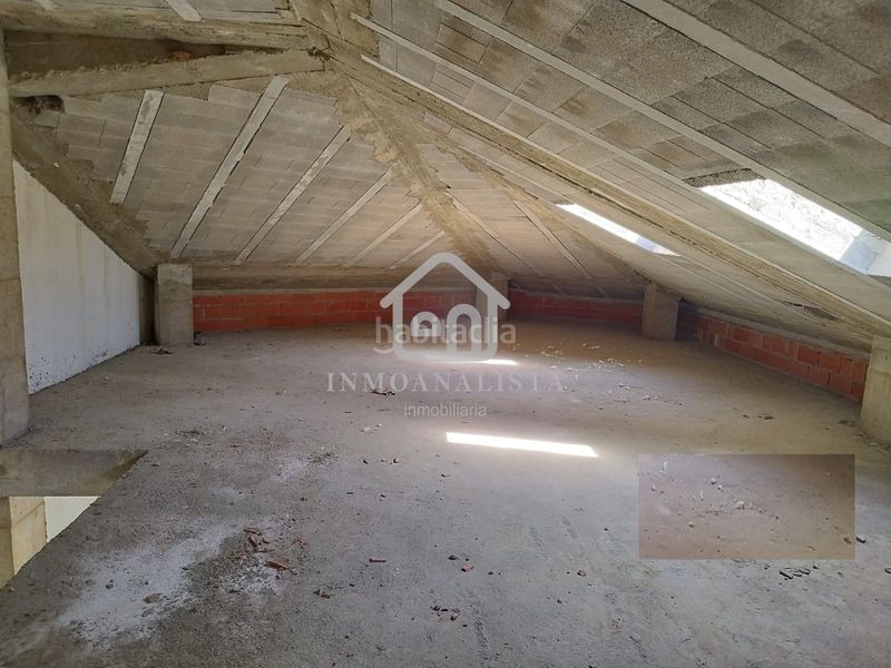 Foto 24041cdc-fb87-4156-9ce4-eb91f12b1d98. Casa adossada amb aparcament a Requena
