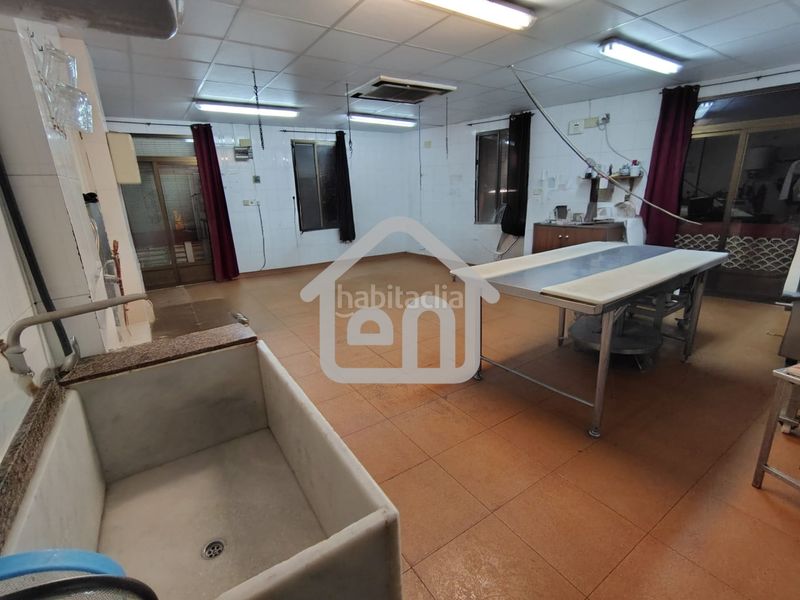 Foto be1e90eb-f06d-4140-809d-c4e1556507ef. Edifici a Requena