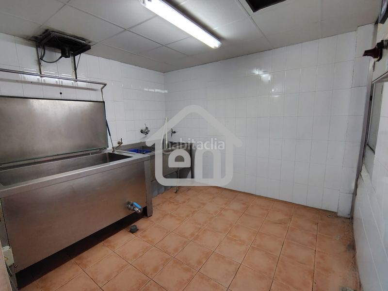 Foto cbd274d6-c2dc-43e2-b09e-fc0446ba1d88. Edifici a Requena