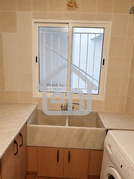 Foto 1d343f81-f7da-41ef-aba3-f7b9a0ce1c33. Casa amb calefacció aparcament a Requena