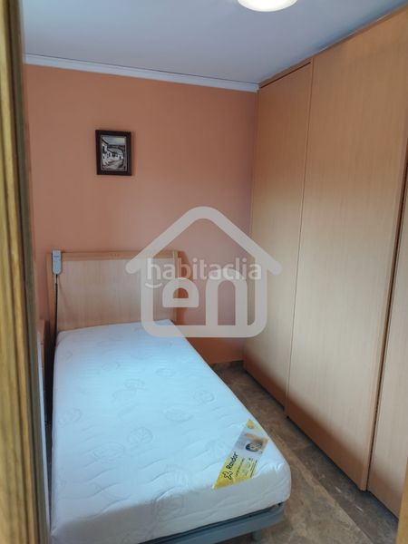 Foto 63fa1a73-dc50-4b6e-a9fc-da3b145bd3e3. Casa adossada amb xemeneia aparcament a Requena
