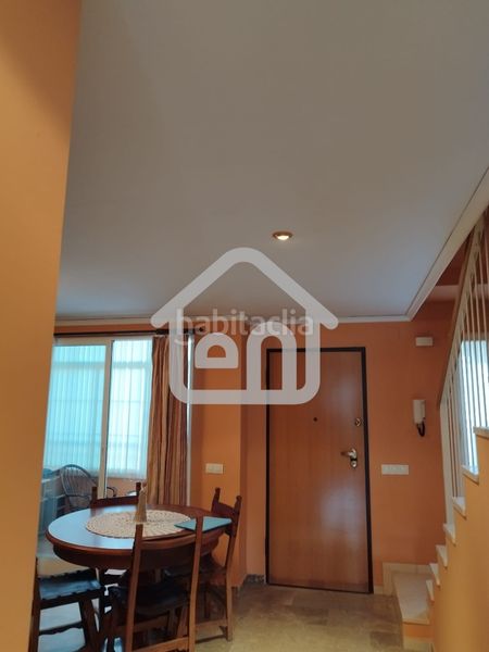 Foto 6fb30f9b-7419-4827-8f92-9dbbd68e823b. Casa adossada amb xemeneia aparcament a Requena