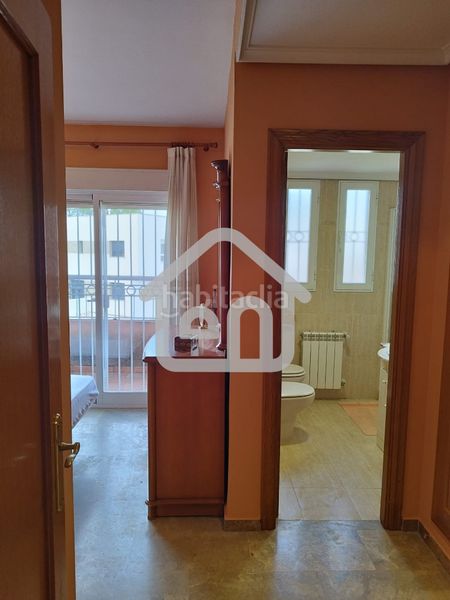 Foto 70b85fa7-0d1e-4927-a65c-fd1581b0c956. Casa adossada amb xemeneia aparcament a Requena