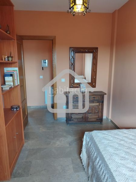 Foto 8b29d476-0139-48c6-9660-4107cb955225. Casa adossada amb xemeneia aparcament a Requena