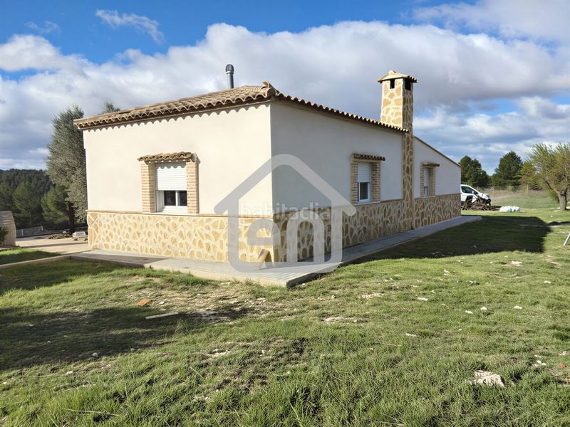 Foto 2f23eed3-0298-459e-a57f-ea9655f897c6. Finca rústica a Requena