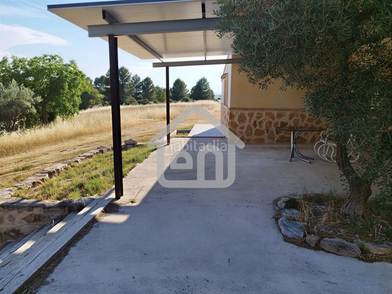 Foto 450c4e97-ce3f-4117-ab28-c447c3fd5e59. Finca rústica a Requena