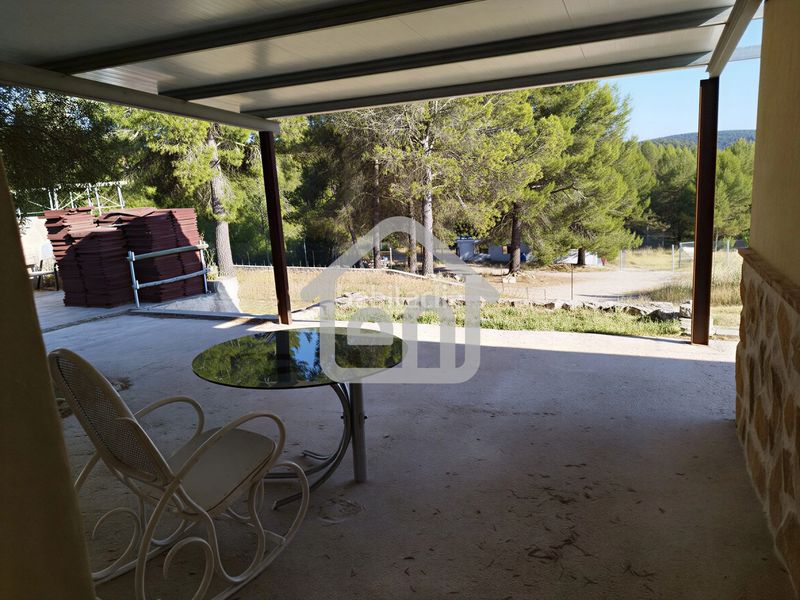 Foto b02d0da1-5f00-480f-91db-66f90e86c569. Finca rústica a Requena