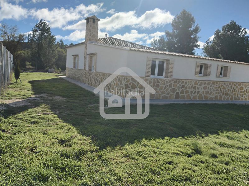 Foto e472941a-86a5-404a-baf5-2853164eb2fb. Finca rústica a Requena