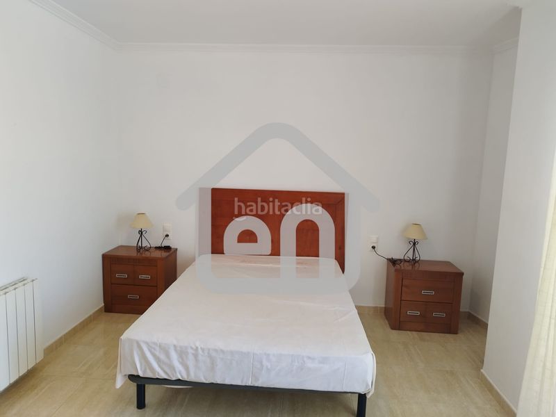Foto aaa6746a-5b5a-4970-9e36-4c6044678179. Casa adossada amb calefacció aparcament a Requena
