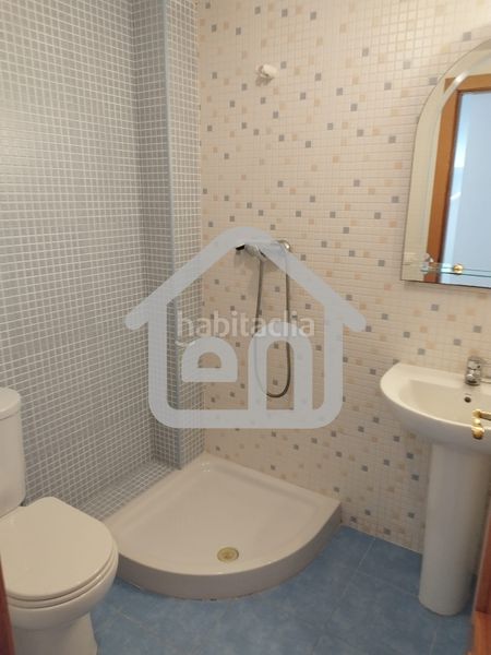 Foto b019342b-d5d6-4fe7-9cd8-20fc63f74084. Casa adossada amb calefacció aparcament a Requena