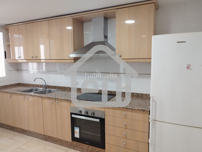 Foto b66776fa-1ce0-4915-be02-292d14771ccd. Casa adossada amb calefacció aparcament a Requena