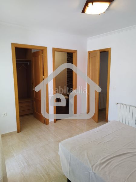 Foto c58bf0e8-30fc-4f6e-bf02-1662cb7192a6. Casa adossada amb calefacció aparcament a Requena